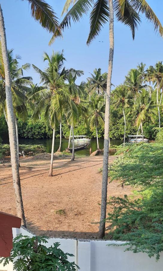 Poovar Sea View Rooms And Boating Family & Couple Only 外观 照片